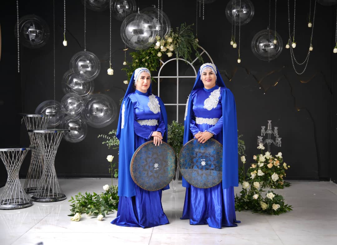 اجرای دف‌نوازی در جشن نامزدی